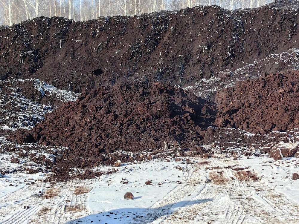 Качественный низинный торф для улучшения почвы